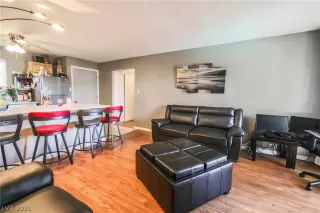 Photo #5: 2260240 Listing