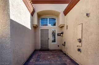 Photo #3: 2260378 Listing