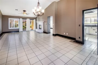 Photo #4: 2260378 Listing