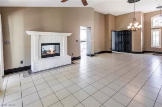 Photo #6: 2260378 Listing