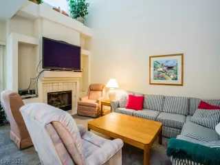 Photo #4: 2260391 Listing