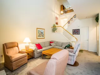 Photo #5: 2260391 Listing