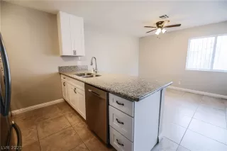 Photo #5: 2260437 Listing