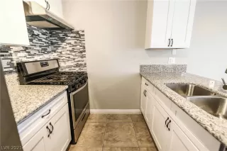 Photo #6: 2260437 Listing