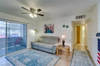 Photo #5: 2260441 Listing