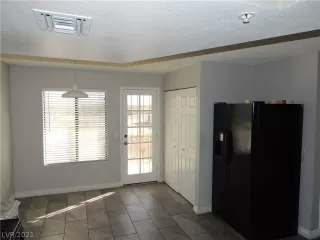 Photo #3: 2260457 Listing