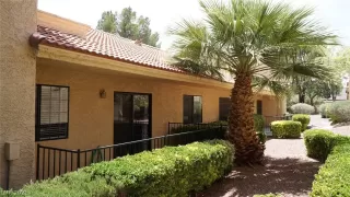 Photo #4: 2260466 Listing