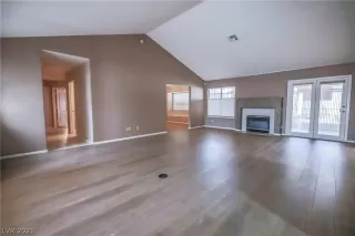 Photo #4: 2260467 Listing