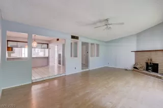 Photo #4: 2260505 Listing