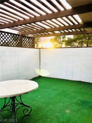 Photo #2: 2260506 Listing 