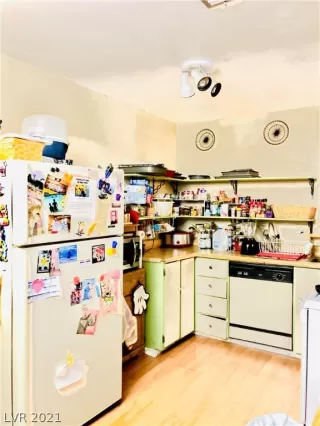 Photo #3: 2260506 Listing 