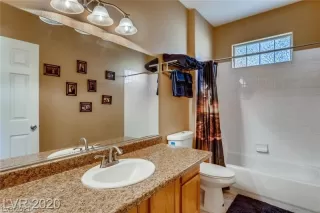 Photo #5: 2260507 Listing