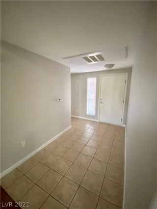 Photo #4: 2260627 Listing