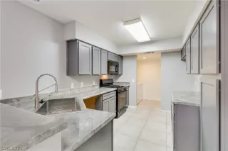 Photo #5: 2260634 Listing