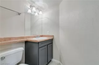 Photo #6: 2260634 Listing