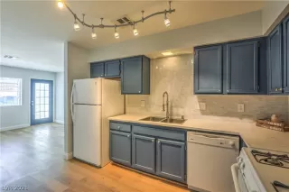 Photo #4: 2260642 Listing 