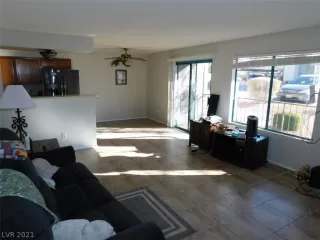 Photo #3: 2260671 Listing