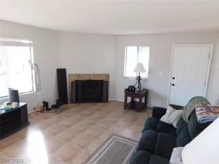 Photo #4: 2260671 Listing