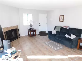 Photo #5: 2260671 Listing