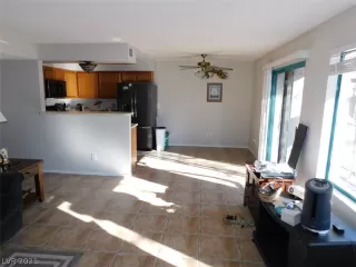 Photo #6: 2260671 Listing