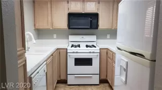 Photo #2: 2260682 Listing