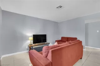 Photo #3: 2260684 Listing