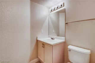 Photo #6: 2260685 Listing