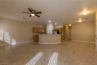 Photo #4: 2260697 Listing