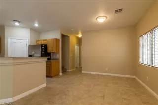 Photo #5: 2260697 Listing