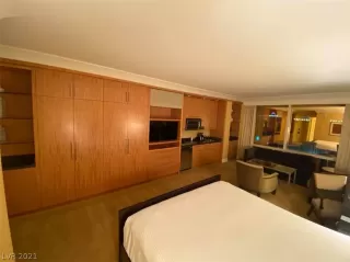 Photo #5: 2260707 Listing 