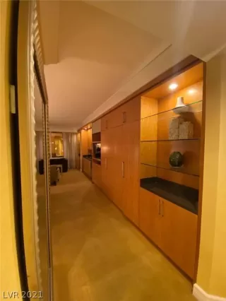 Photo #4: 2260708 Listing