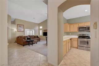 Photo #3: 2260721 Listing