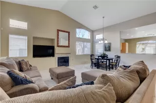 Photo #5: 2260721 Listing