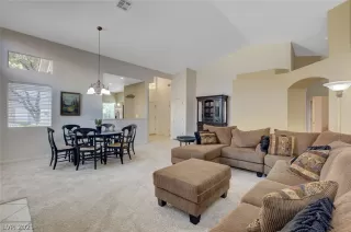 Photo #6: 2260721 Listing