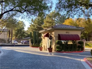 Photo #1: 2260722 Listing