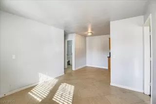 Photo #4: 2260723 Listing 