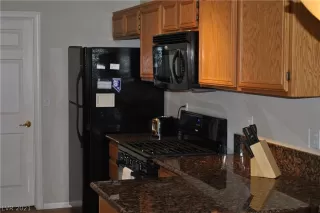 Photo #3: 2260755 Listing