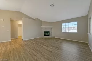 Photo #5: 2260763 Listing 