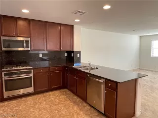 Photo #3: 2260833 Listing 