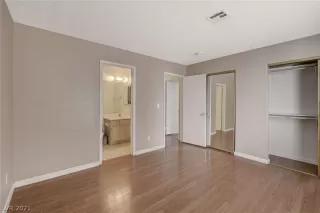 Photo #5: 2260846 Listing