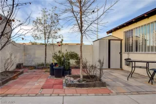 Photo #6: 2260857 Listing