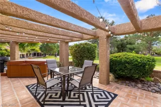 Photo #5: 2260861 Listing 