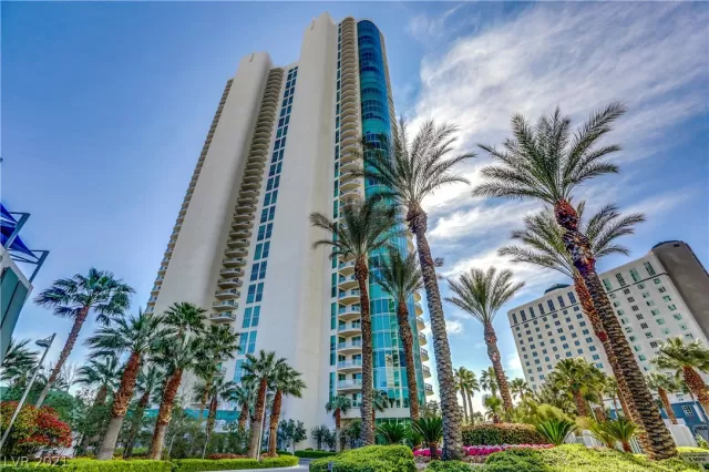 MLS: 2260873 Condo For Sale