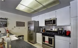 Photo #5: 2260875 Listing 