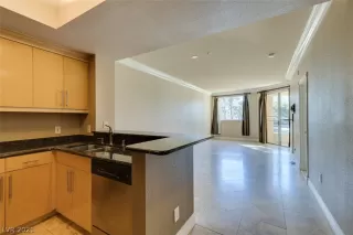 Photo #3: 2260876 Listing