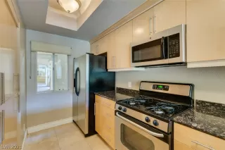 Photo #5: 2260876 Listing