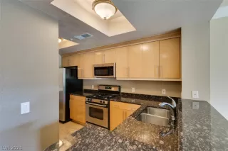 Photo #6: 2260876 Listing