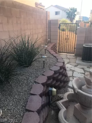 Photo #3: 2260880 Listing