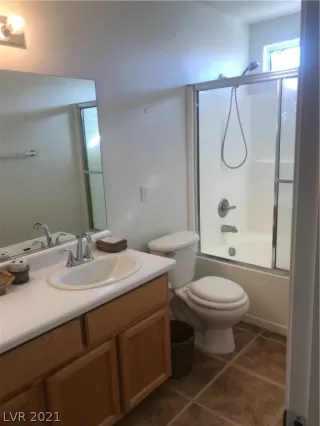 Photo #6: 2260880 Listing