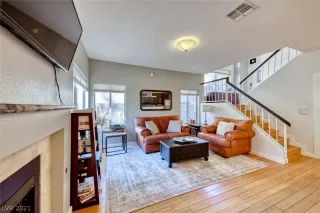 Photo #4: 2260886 Listing